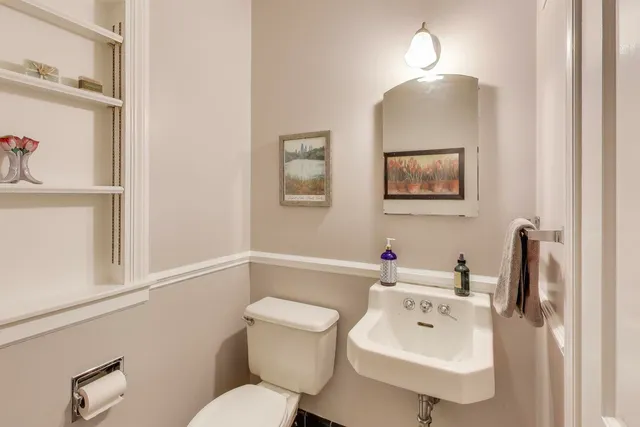 $1,595,000 | 909 Locust Road, Wilmette, IL 60091