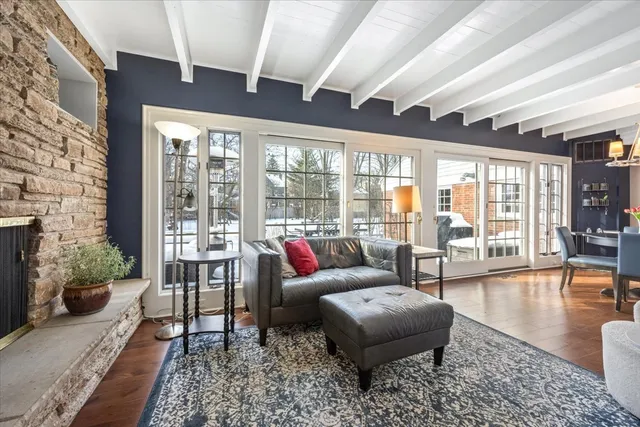 $1,595,000 | 909 Locust Road, Wilmette, IL 60091