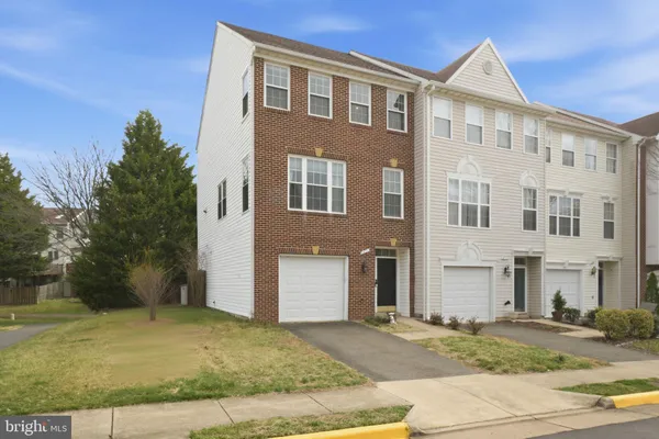 $709,000 | 6601 Lavinus Lane, Alexandria, VA 22315