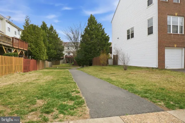 $709,000 | 6601 Lavinus Lane, Alexandria, VA 22315