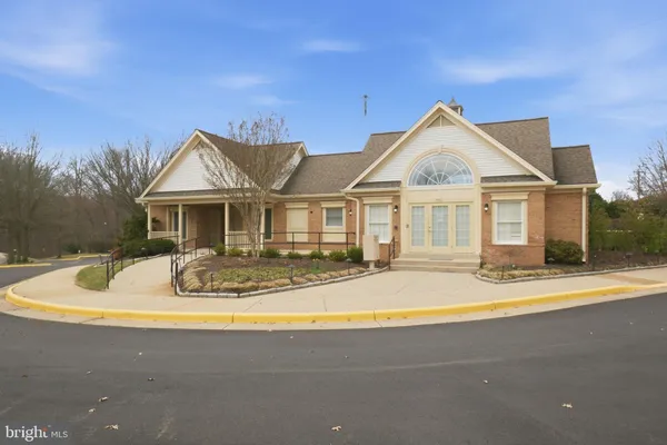 $709,000 | 6601 Lavinus Lane, Alexandria, VA 22315