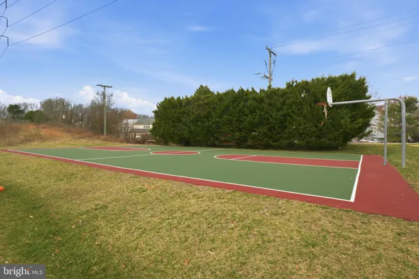 $709,000 | 6601 Lavinus Lane, Alexandria, VA 22315