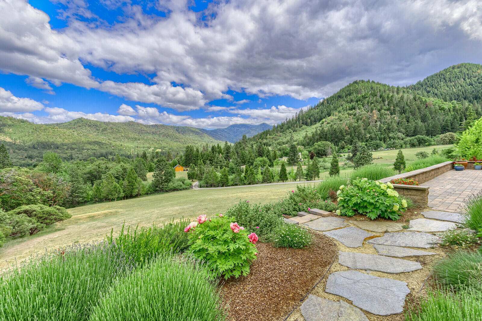 8696 Yank Gulch Road Talent, OR 97540 - Photo 48 of 60 75_YGR_75_mls