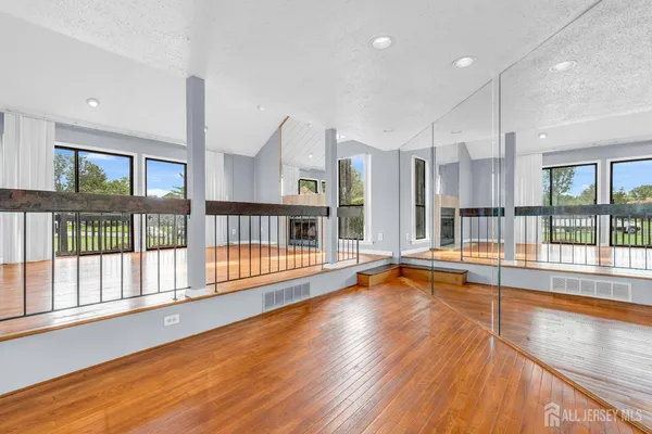 $592,000 | 384 Westgate Drive, Edison, NJ 08820