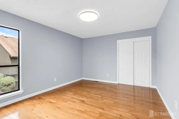 $592,000 | 384 Westgate Drive, Edison, NJ 08820