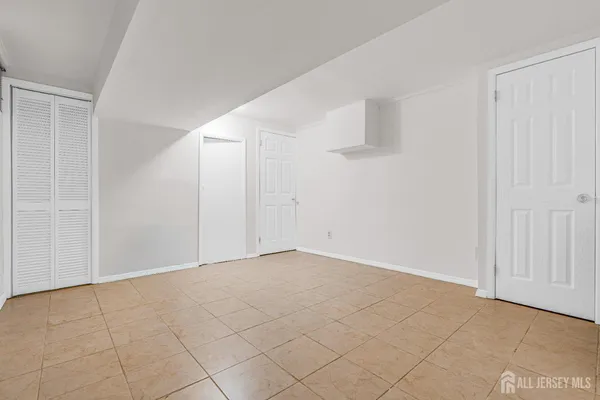 $592,000 | 384 Westgate Drive, Edison, NJ 08820