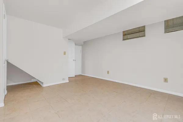 $592,000 | 384 Westgate Drive, Edison, NJ 08820
