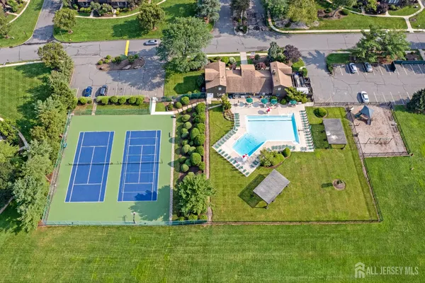 $592,000 | 384 Westgate Drive, Edison, NJ 08820