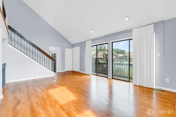 $592,000 | 384 Westgate Drive, Edison, NJ 08820