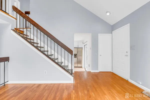 $592,000 | 384 Westgate Drive, Edison, NJ 08820