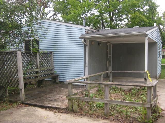 252 Gladys Road Columbus, OH 43228 - Photo 2 of 6