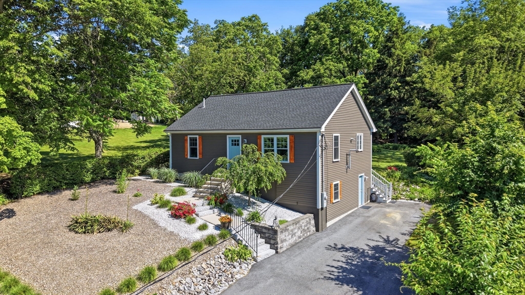 12 Cliff Street Worcester, MA 01607 - Photo 2 of 42
