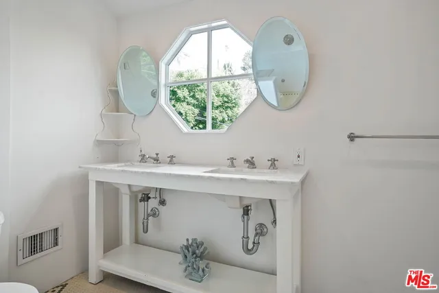 $10,500 | 1531 Marmont Avenue, Los Angeles, CA 90069