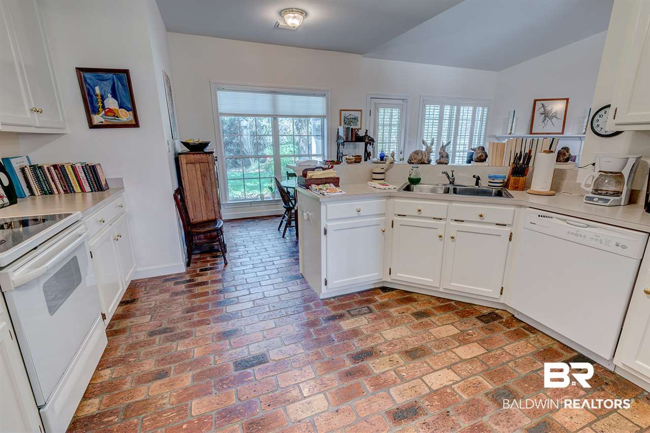 205 Hawthorne Circle Fairhope, AL 36532 - Photo 13 of 28