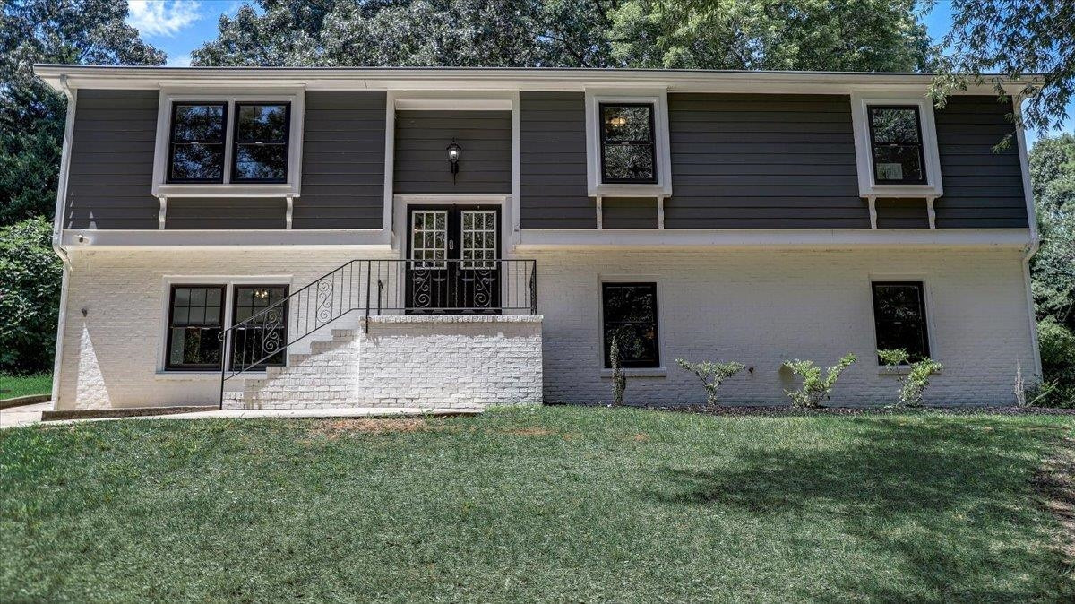 5321 Cherrycrest Court Raleigh, NC 27609 - Photo 3 of 40 Photo 3