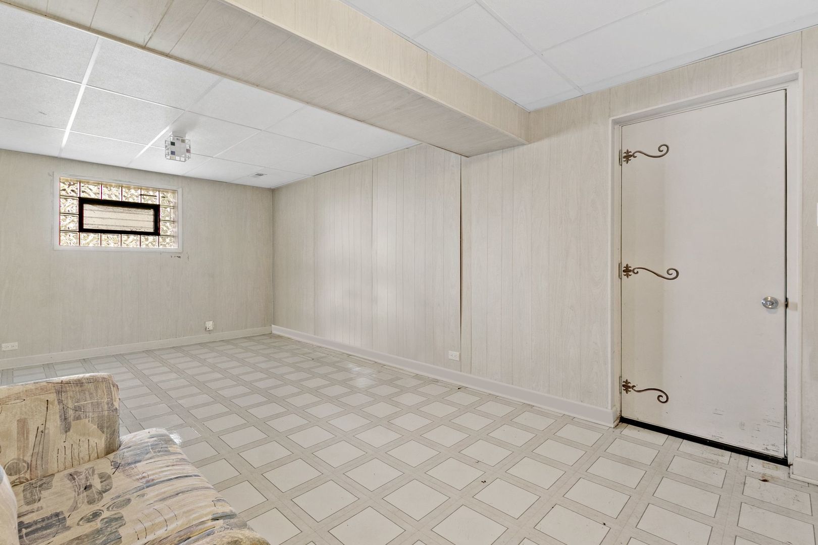 905 Ridge Avenue Wauconda, IL 60084 - Photo 23 of 27 a view of an empty room