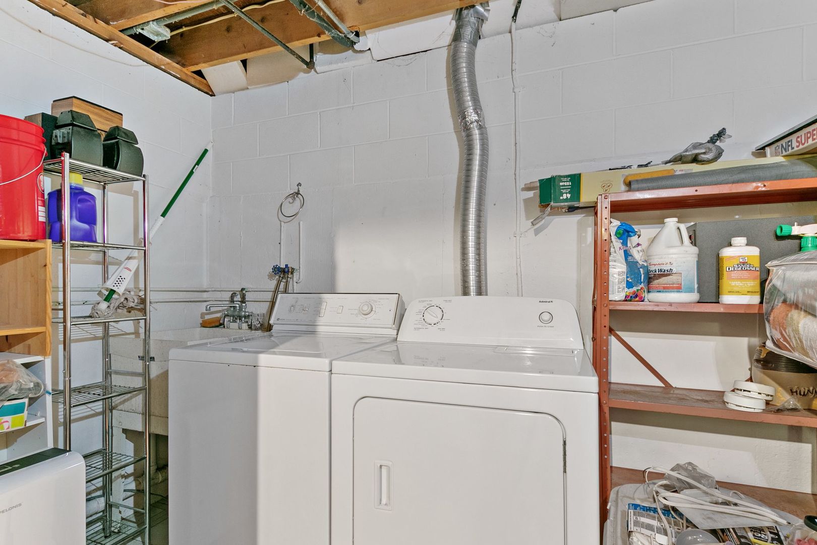 905 Ridge Avenue Wauconda, IL 60084 - Photo 27 of 27 a utility room with dryer and washer