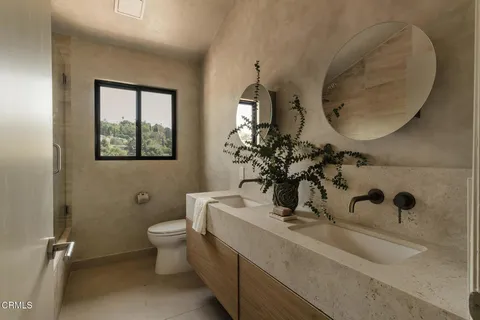 $1,695,000 | 2225 Cazador Drive, Los Angeles, CA 90065