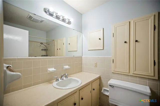 $265,000 | 716 Brookhollow Drive, Port Lavaca, TX 77979