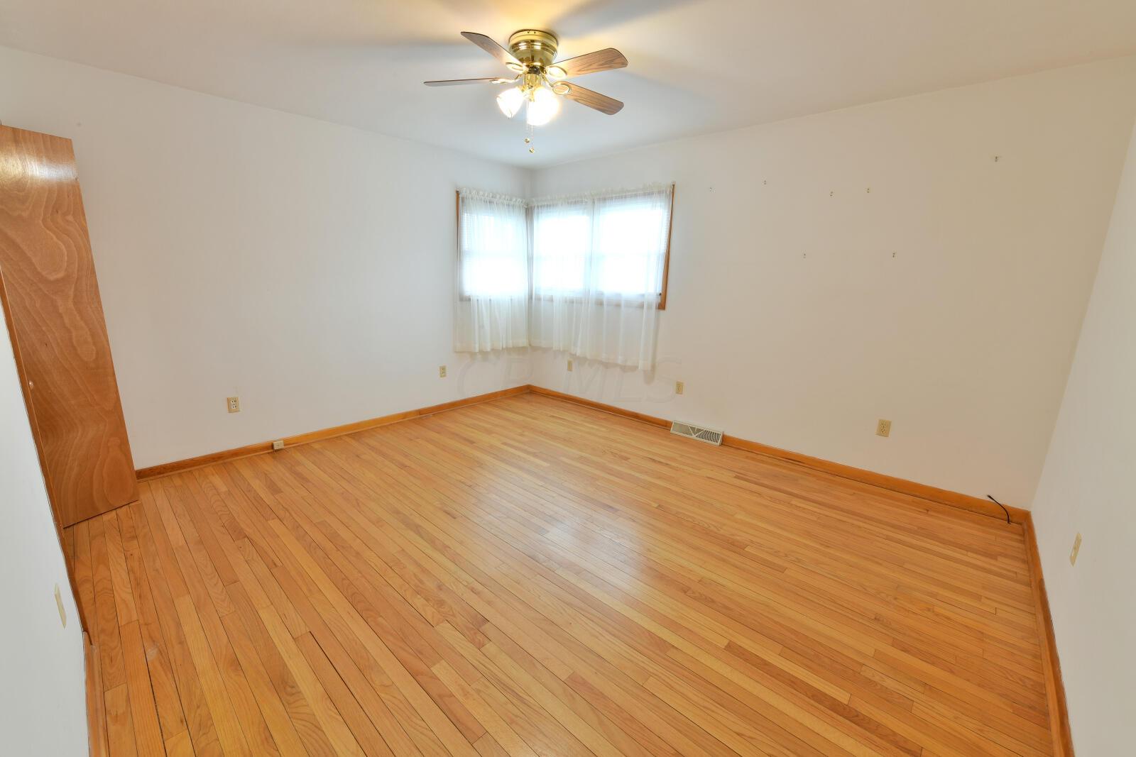 411 Chestnut Street Dresden, OH 43821 - Photo 8 of 18 DSC_5244