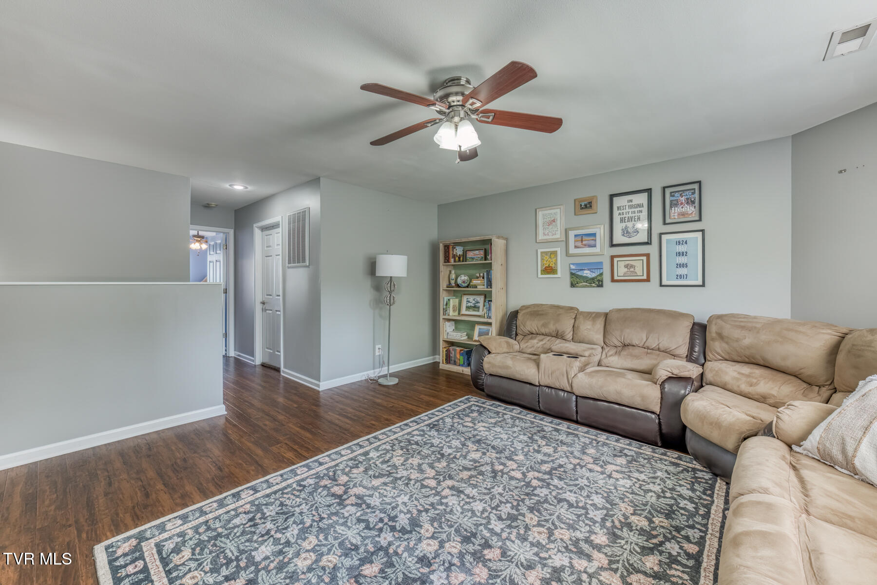 394 Kings Road Piney Flats, TN 37686 - Photo 23 of 51 Family Room