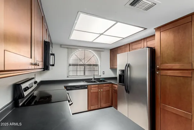 $299,000 | 700 East Mesquite Circle, Unit O210, Tempe, AZ 85288