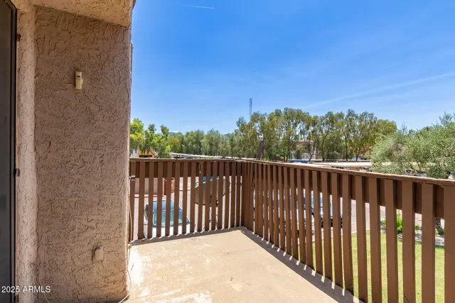 $299,000 | 700 East Mesquite Circle, Unit O210, Tempe, AZ 85288