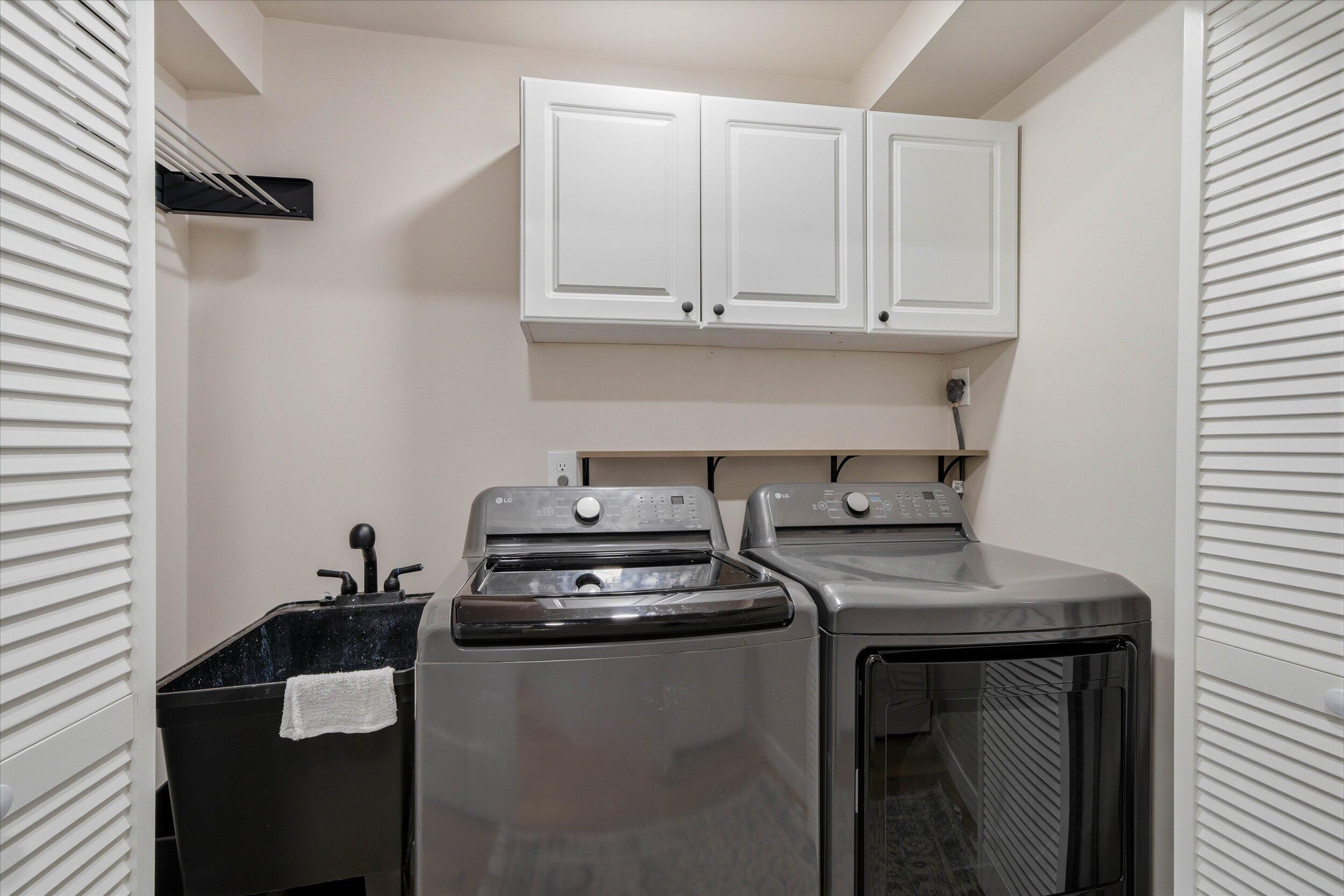 1015 West Devonshire Road Delafield, WI 53018 - Photo 35 of 57 35-Middle Coast-35