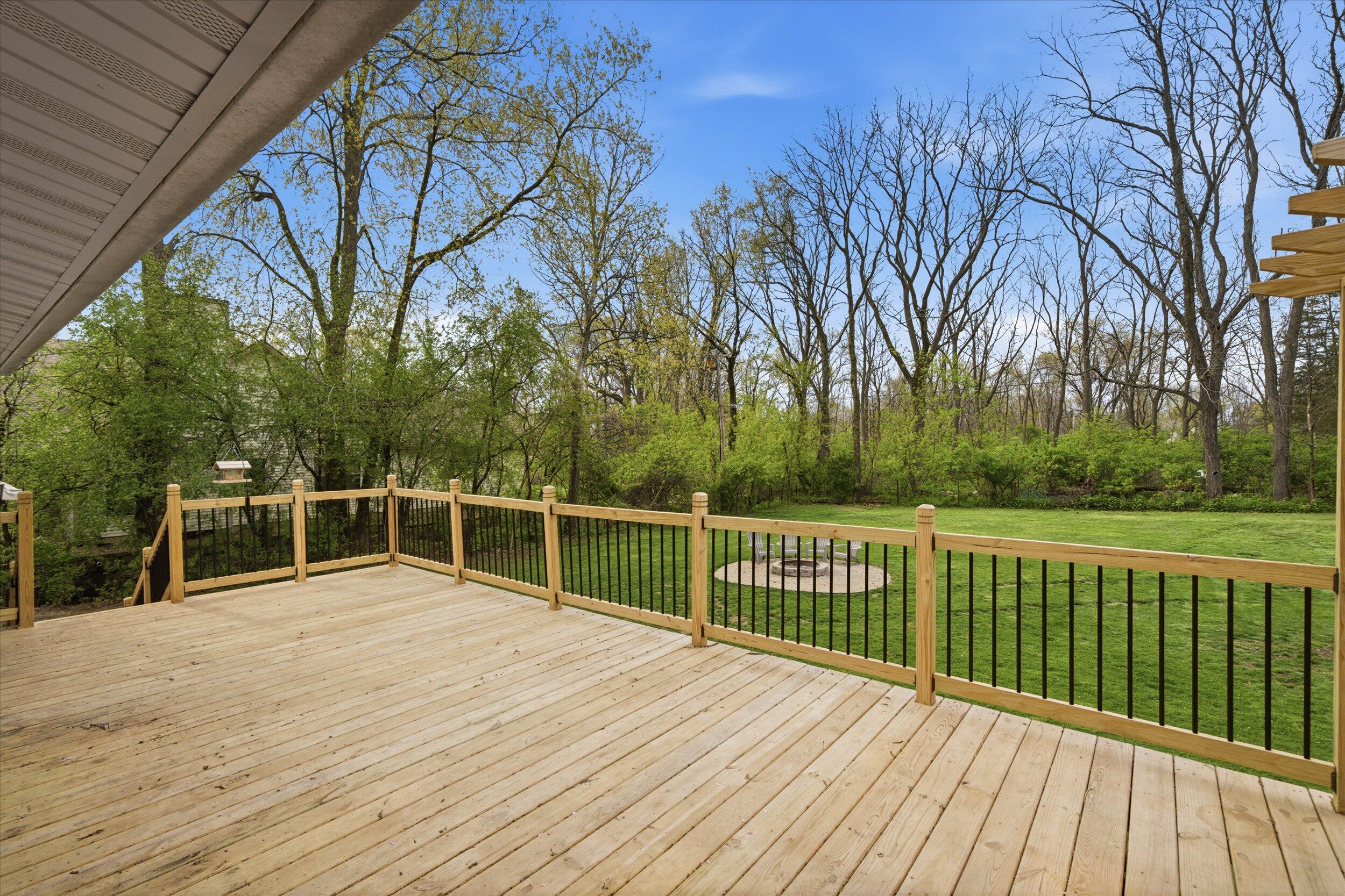 1015 West Devonshire Road Delafield, WI 53018 - Photo 42 of 57 42-Middle Coast-42