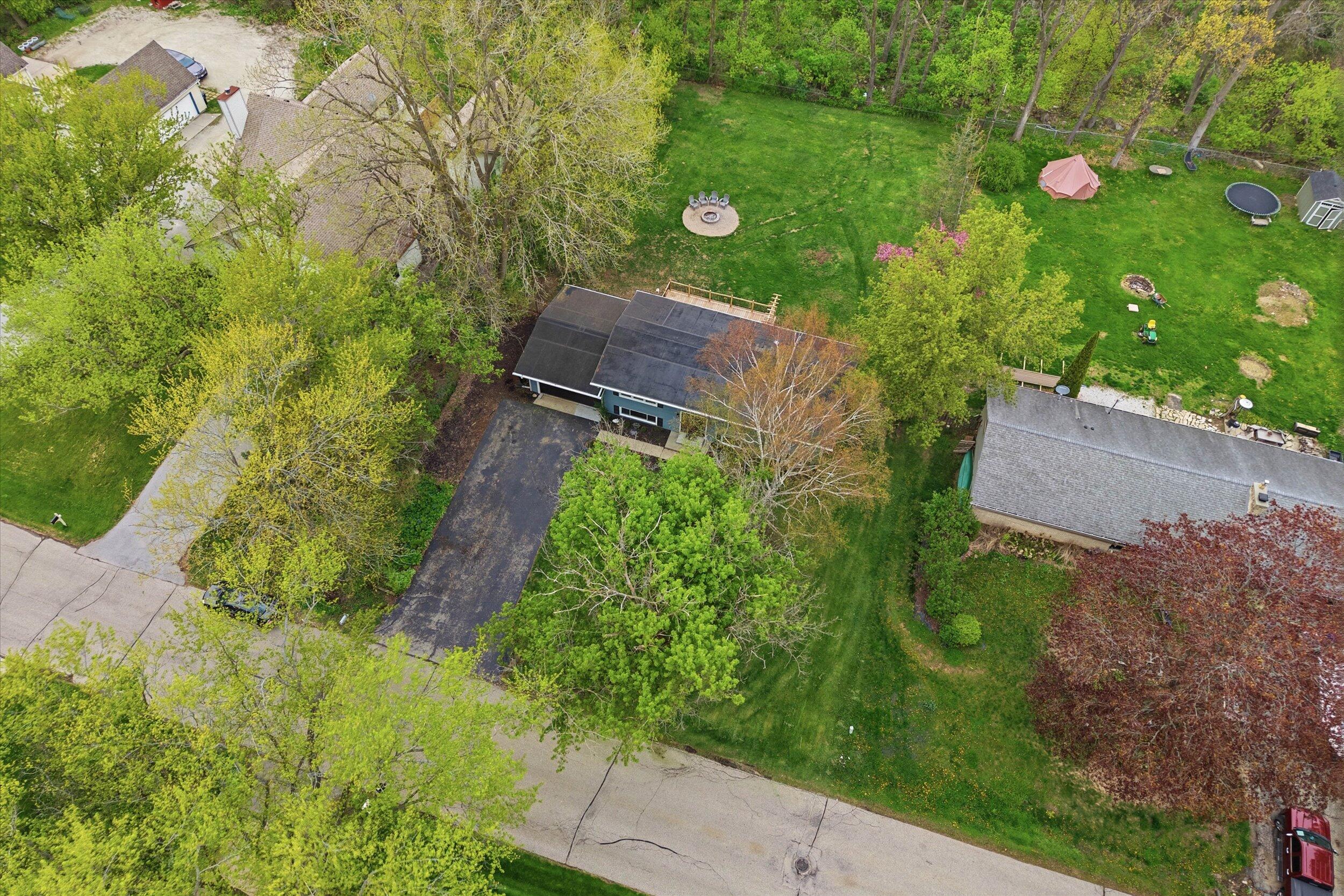 1015 West Devonshire Road Delafield, WI 53018 - Photo 44 of 57 44-Middle Coast-44