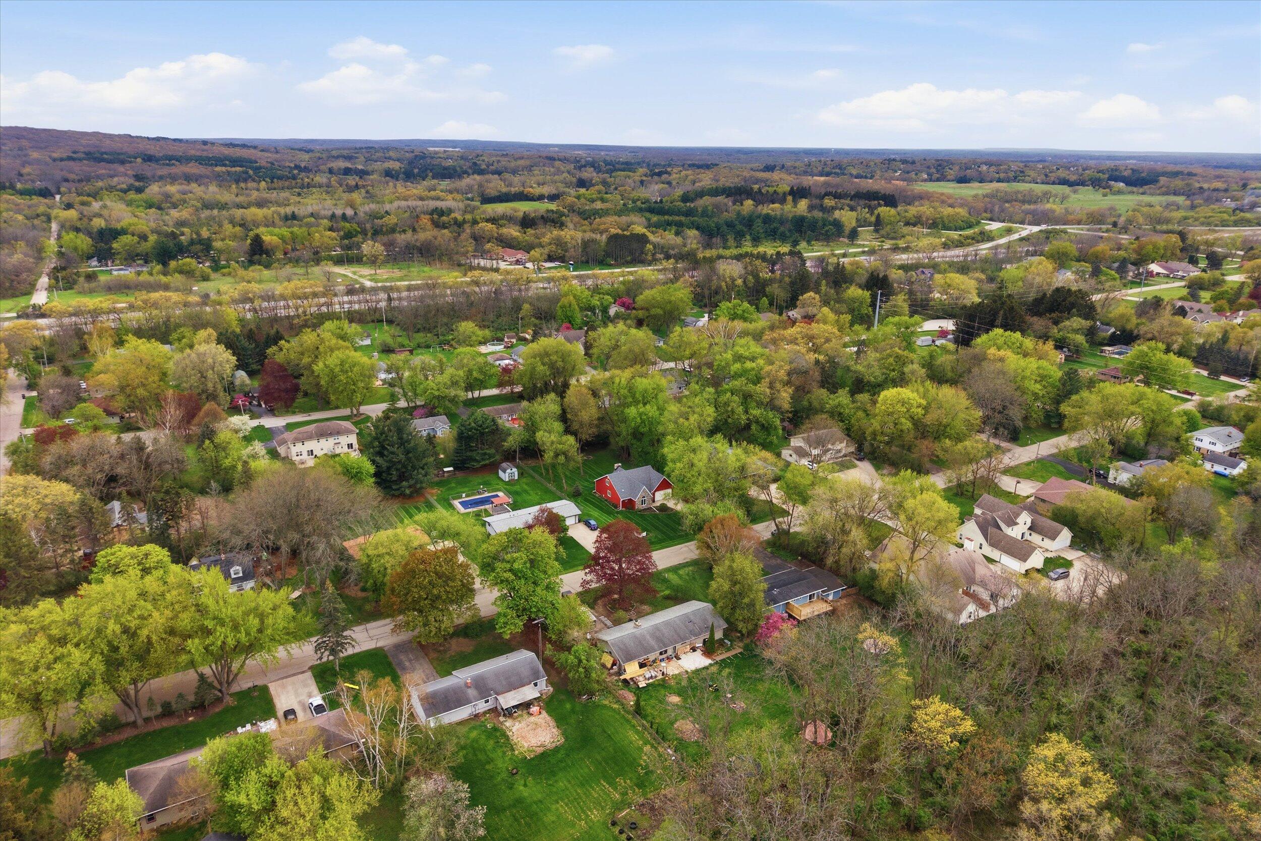 1015 West Devonshire Road Delafield, WI 53018 - Photo 52 of 57 52-Middle Coast-52