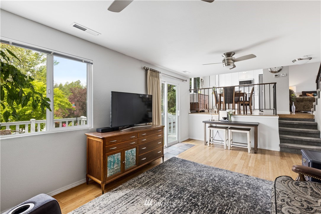 959 Field Avenue Northeast Renton, WA 98059 - Photo 11 of 32