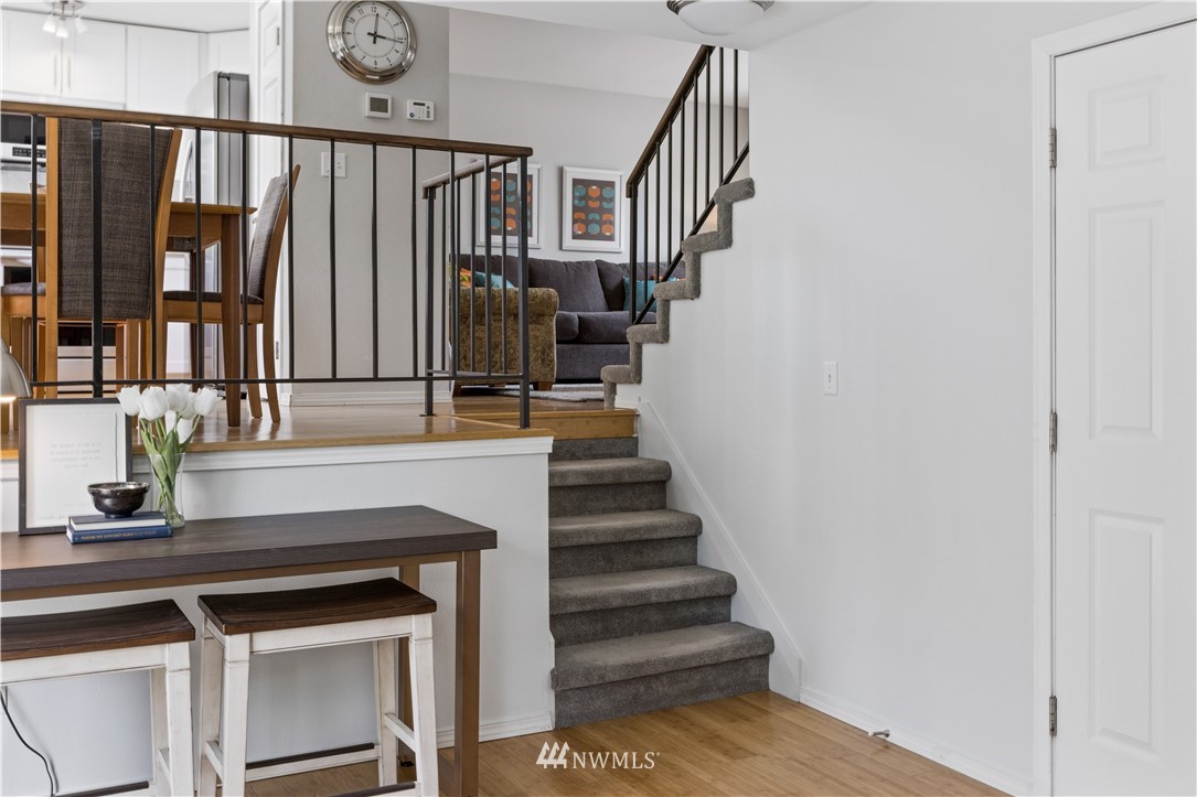 959 Field Avenue Northeast Renton, WA 98059 - Photo 12 of 32