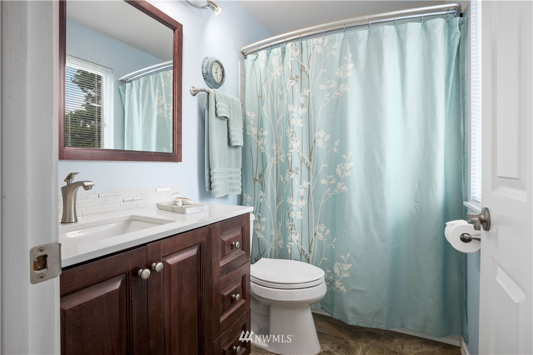 959 Field Avenue Northeast Renton, WA 98059 - Photo 16 of 32