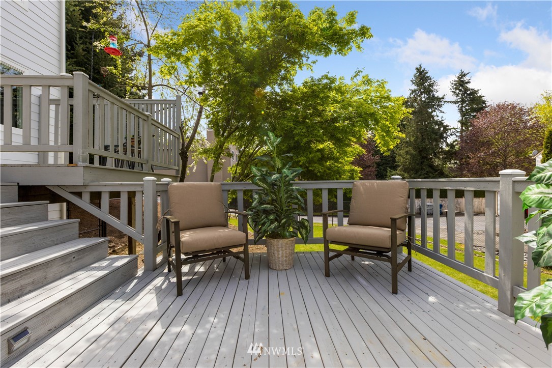 959 Field Avenue Northeast Renton, WA 98059 - Photo 23 of 32
