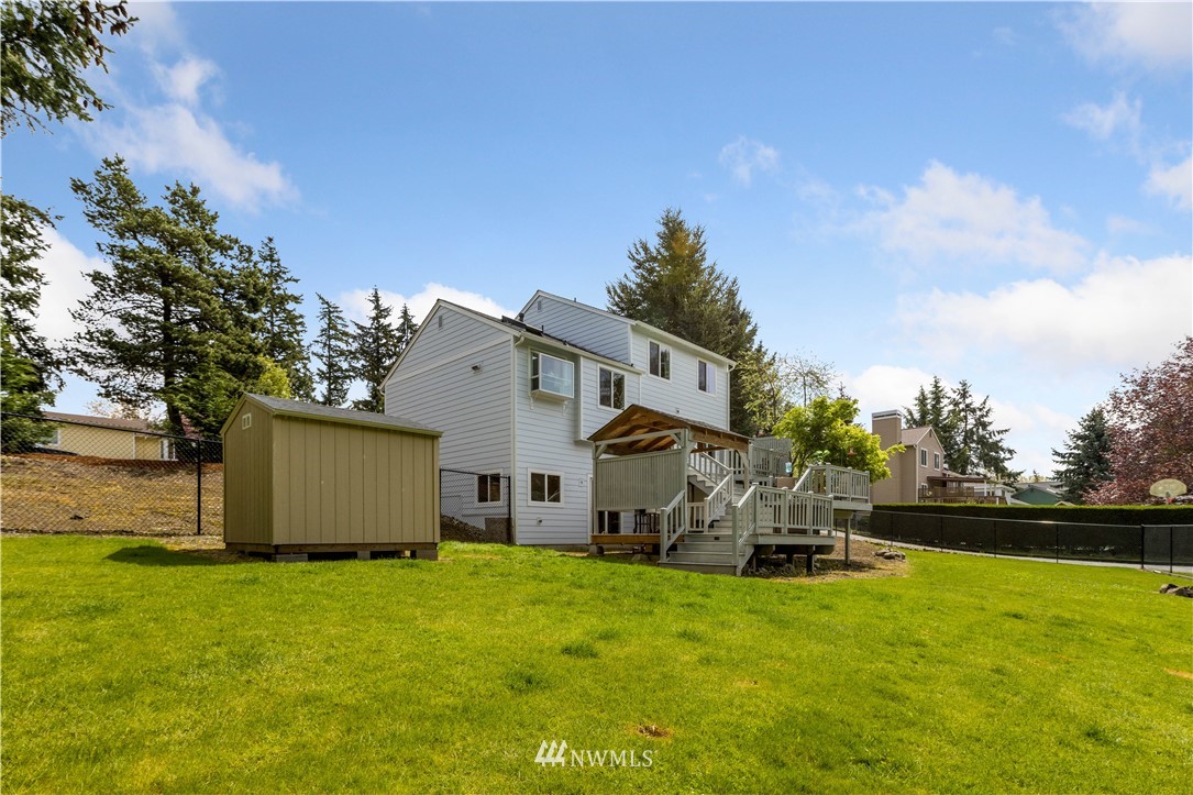 959 Field Avenue Northeast Renton, WA 98059 - Photo 27 of 32