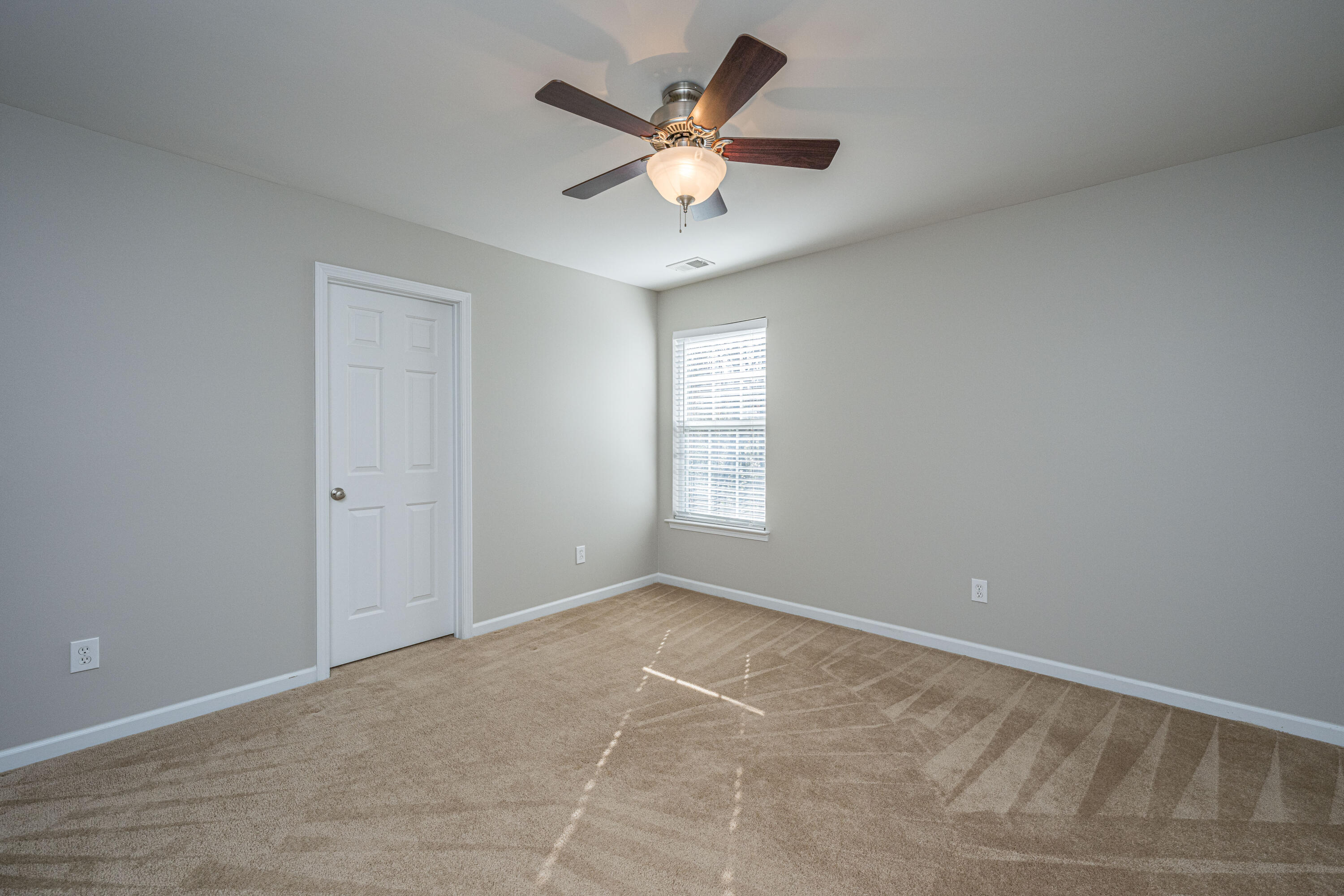 9464 Falling Embers Lane Ladson, SC 29456 - Photo 27 of 37 9464FallingEmbersLn048