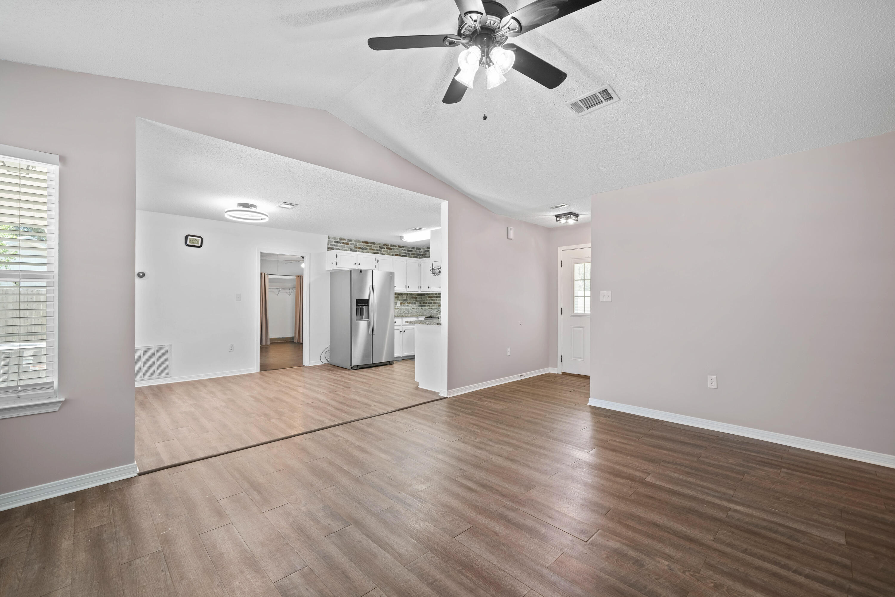 3010 Windsor Circle Crestview, FL 32539 - Photo 4 of 46 untitled-06611