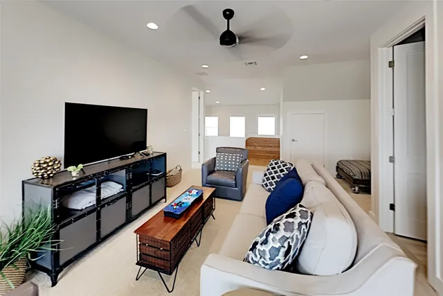 a view of a yard with a backyard