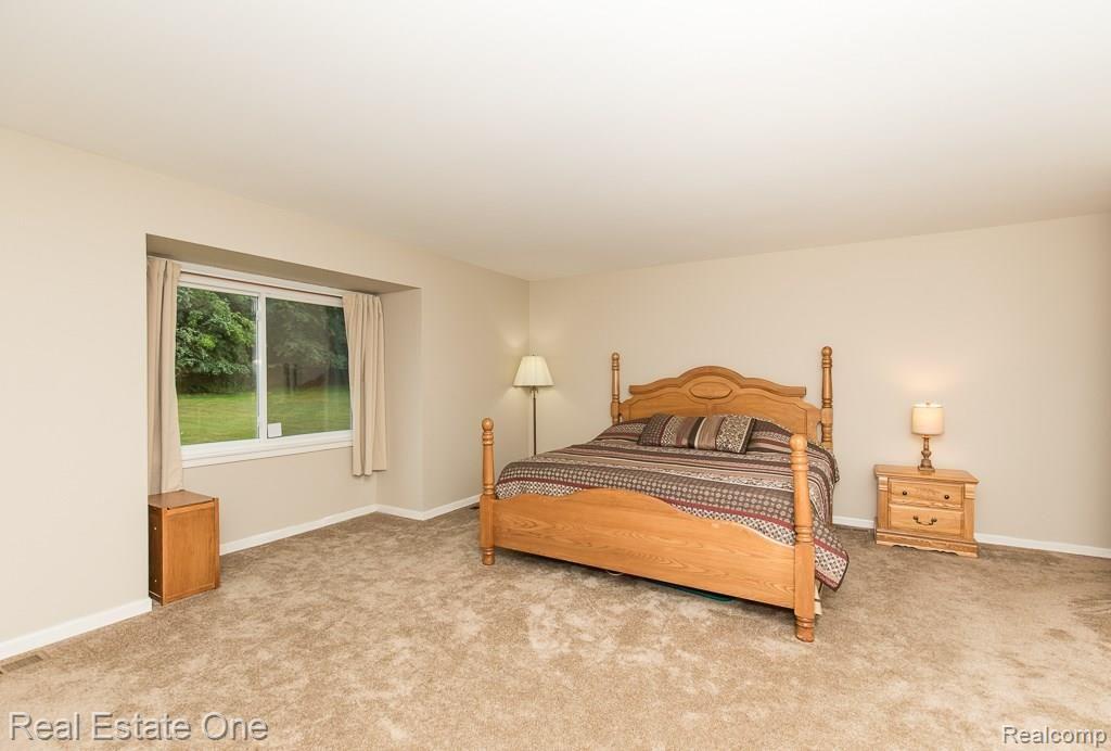 2425 Rancroft Beat Rochester Hills, MI 48306 - Photo 19 of 32