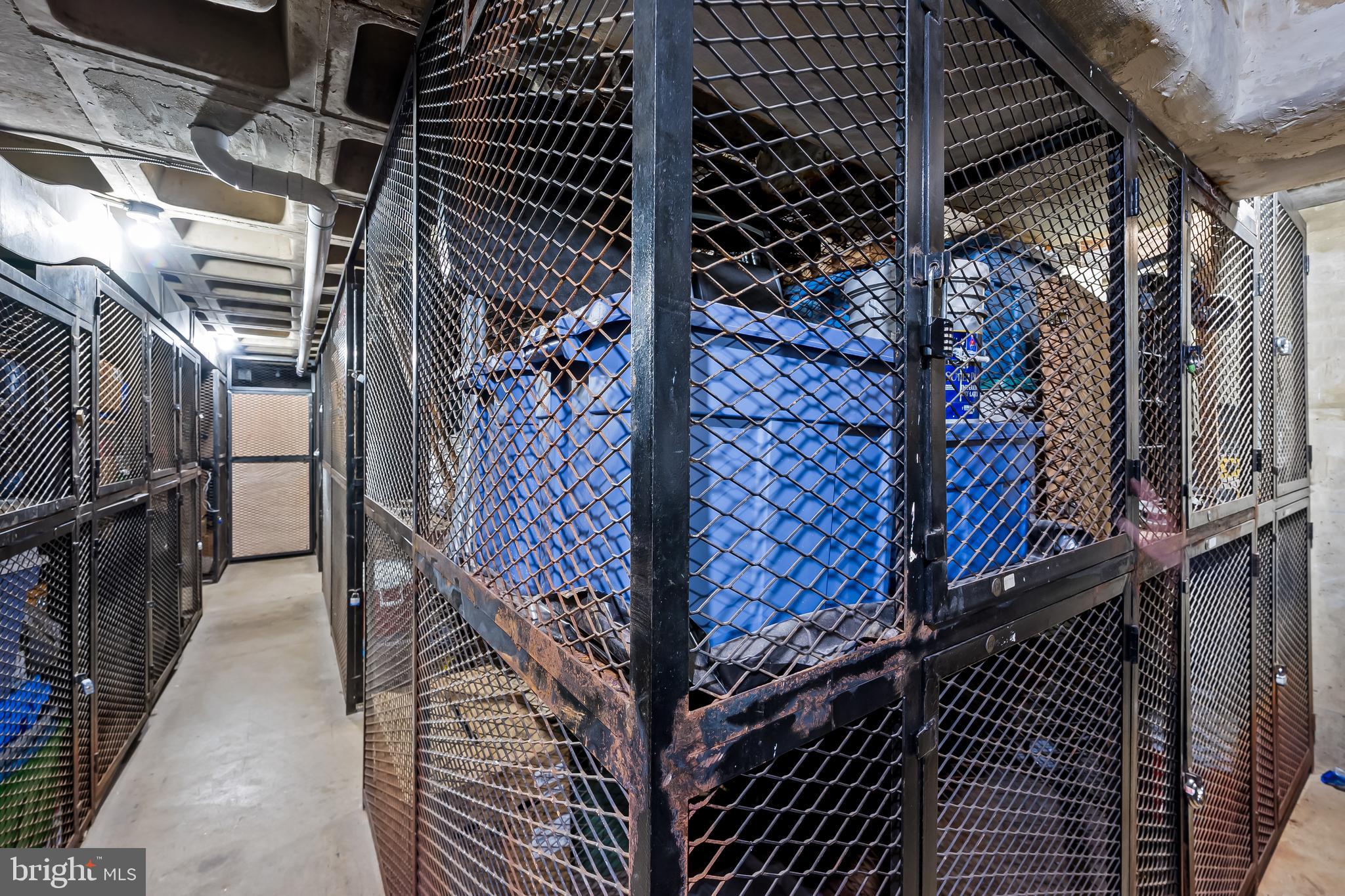 4000 North Charles Street, Unit 1605 Baltimore, MD 21218 - Photo 30 of 45 a view of entryway