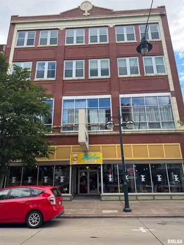 $1,350,000 | 1320 5th Avenue, Moline, IL 61265