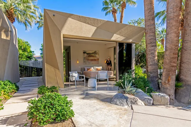 $7,250,000 | 740 North Prescott Drive, Palm Springs, CA 92262