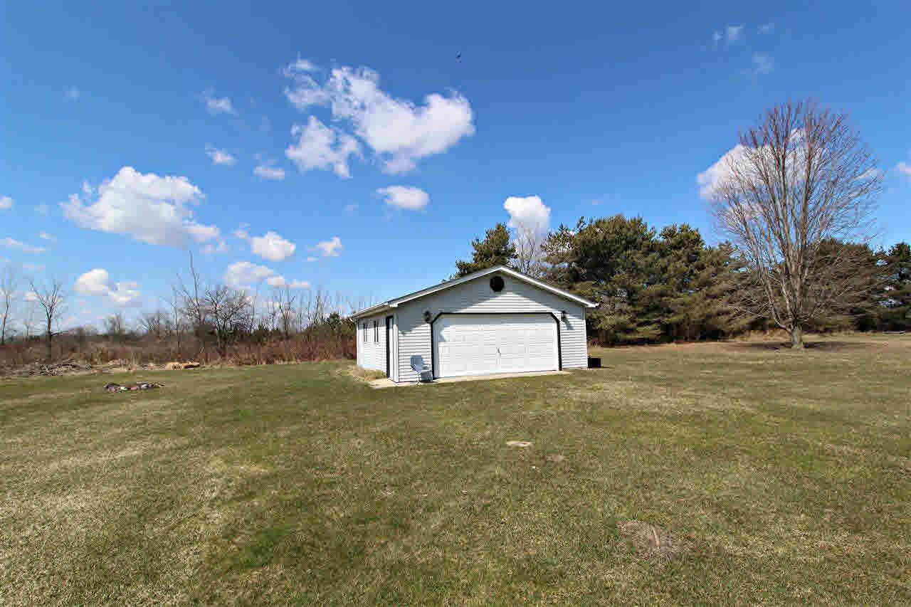 9119 Elms Road Clio, MI 48420 - Photo 18 of 20 21433997-17.JPG