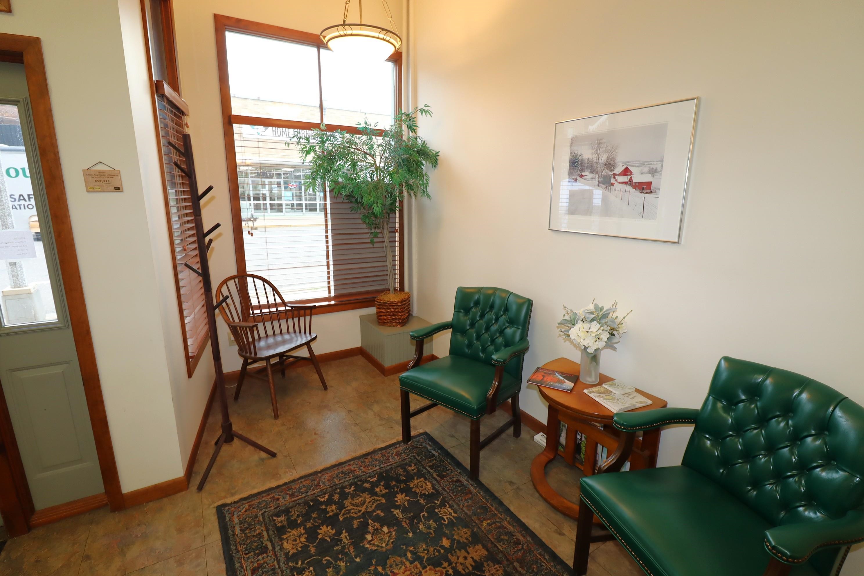 404 Main Street West Ashland, WI 54806 - Photo 9 of 46 Comfortable Seating Area