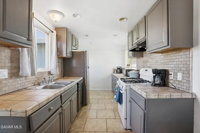 $375,000 | 44728 21st Street West, Lancaster, CA 93536