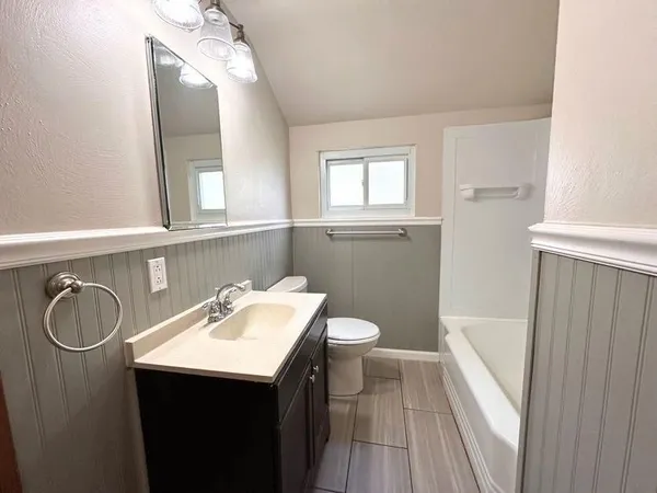 $1,145 | 136 East Eugene Avenue, Unit 2, Homestead, PA 15120