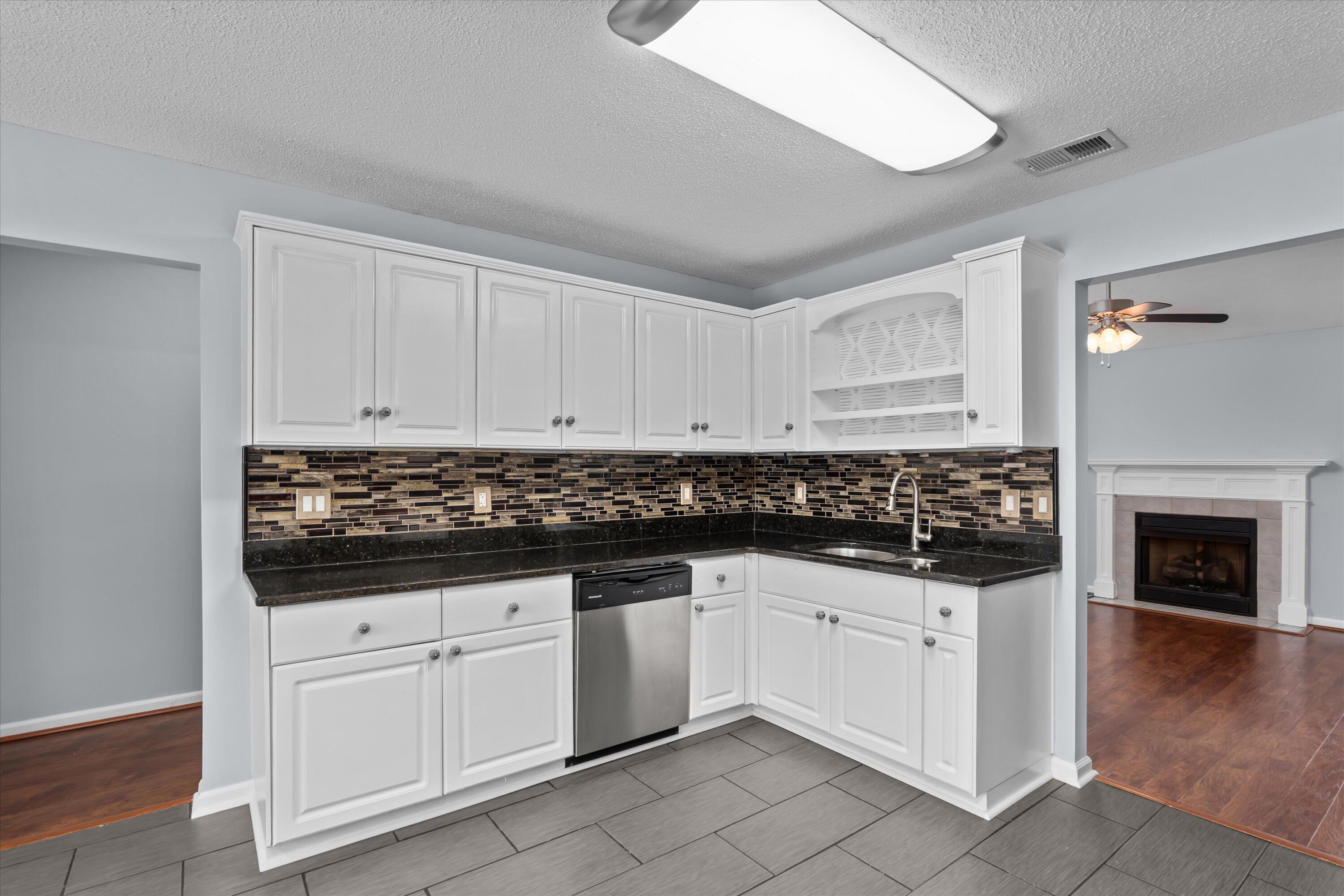 511 Cashel Road Grovetown, GA 30813 - Photo 6 of 22 Kitchen has backsplash and stainless appliances