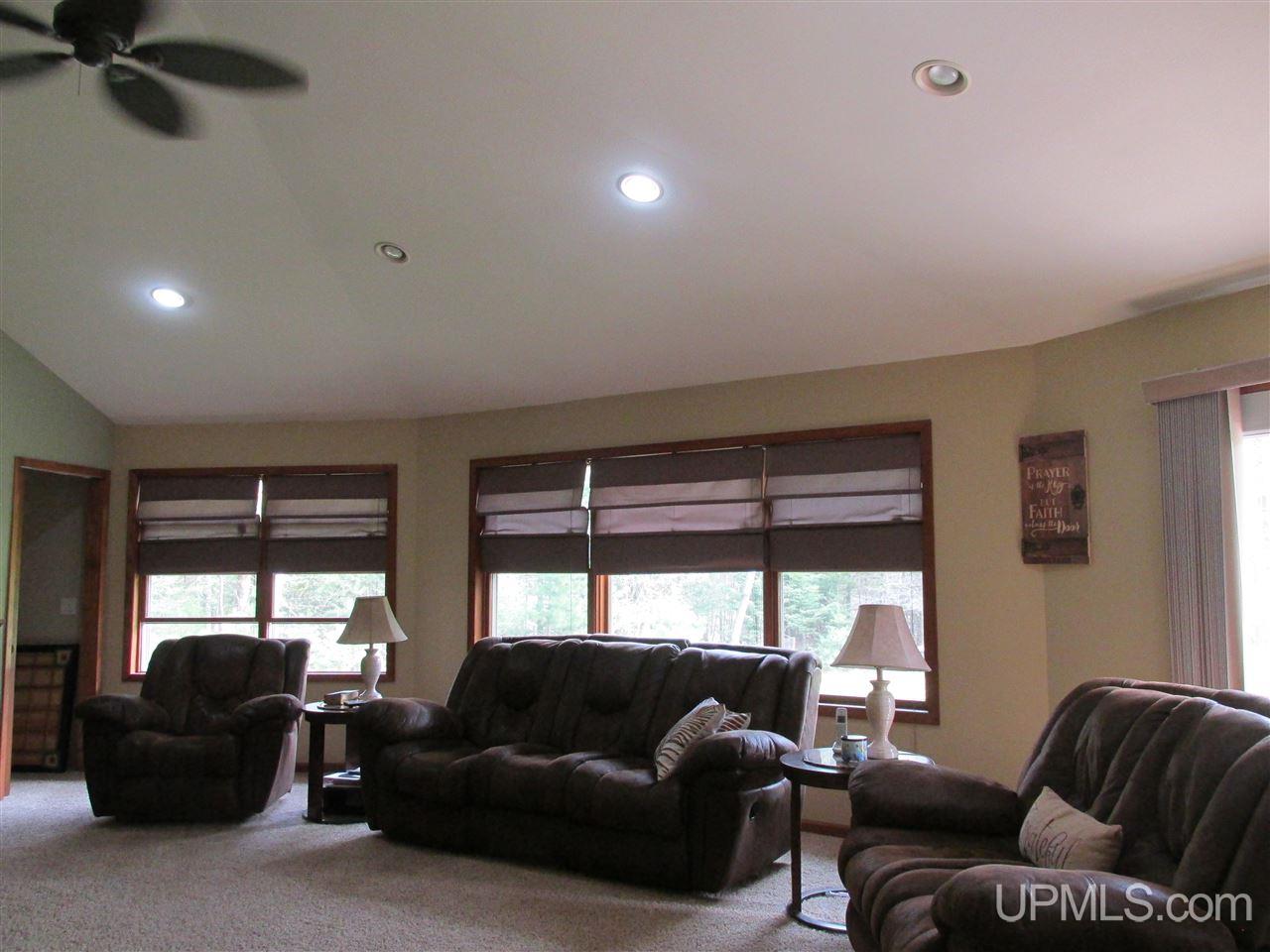 6388 L L.5 Road Gladstone, MI 49837 - Photo 14 of 49
