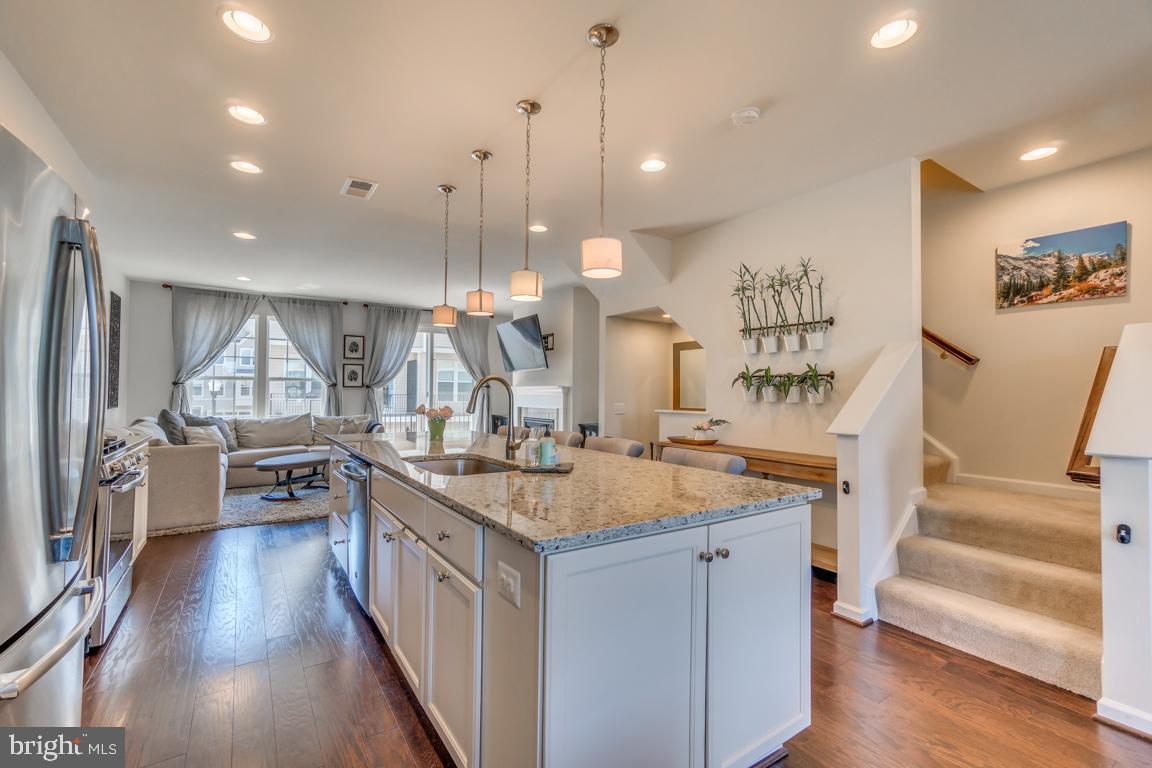 8934 Dahlgren Ridge Road Manassas, VA 20111 - Photo 13 of 41 Lots of room for entertaining and storage.